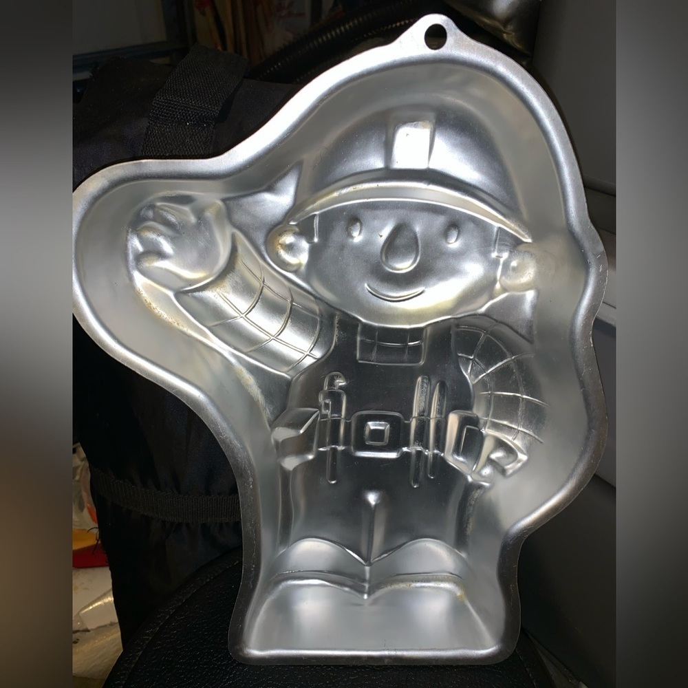 BOB the BUILDER Cake Pan.  Wilton. Good used condition. - Picture 2 of 2